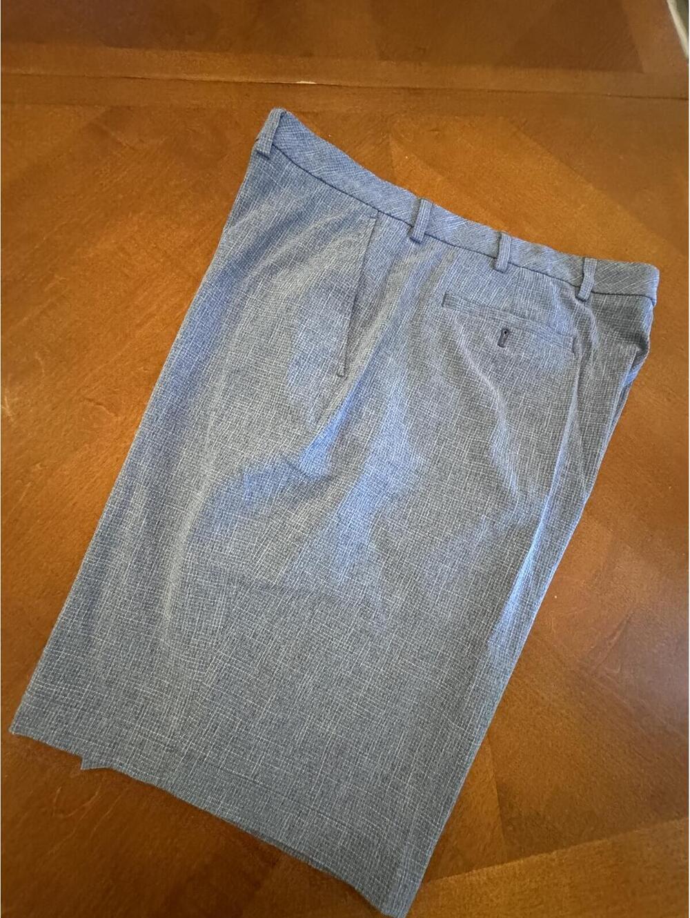 Walter Hagen 42 waist Men's Gray Dress Shorts with Subtle Pattern